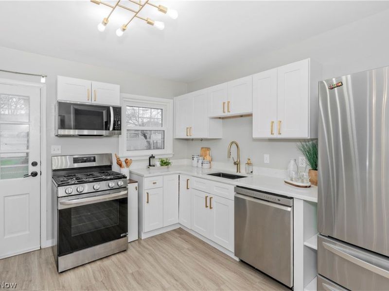 754 Hemlock Drive, Euclid, OH 44132 Photo 11