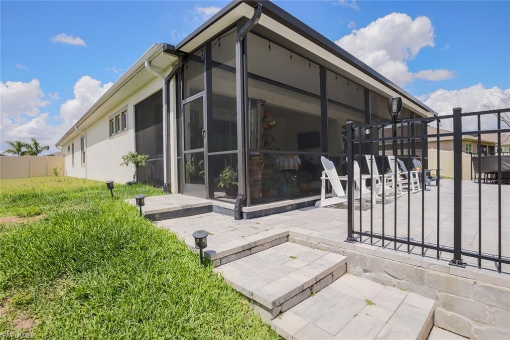 18236 Everson Miles Cir, North Fort Myers, FL 33917 Photo