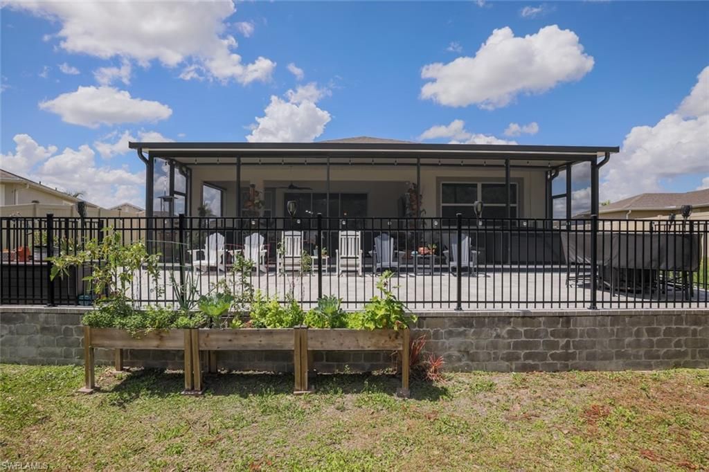 18236 Everson Miles Cir, North Fort Myers, FL 33917 Photo