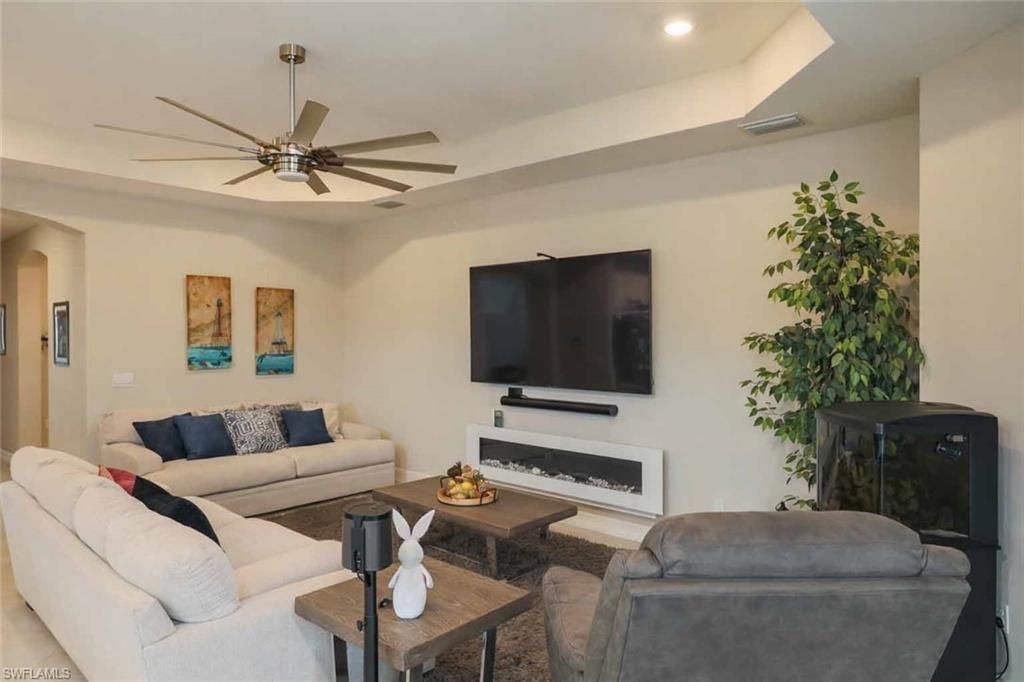 18236 Everson Miles Cir, North Fort Myers, FL 33917 Photo