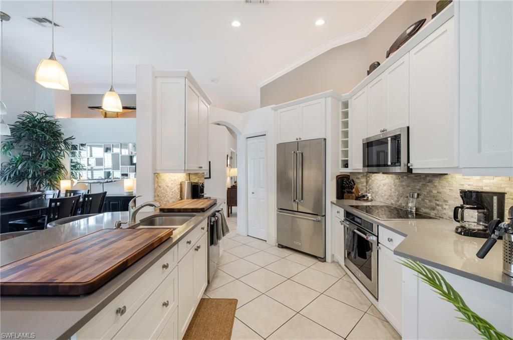 6871 Sterling Greens Dr, Unit 202, Naples, FL 34104 Photo