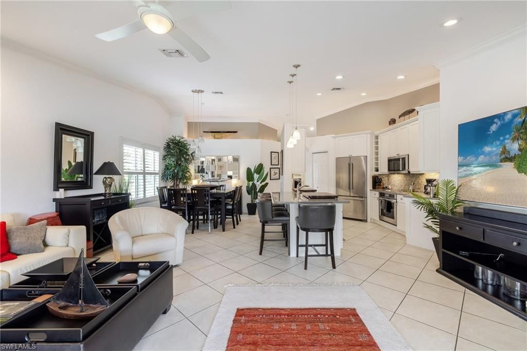 6871 Sterling Greens Dr, Unit 202, Naples, FL 34104 Photo
