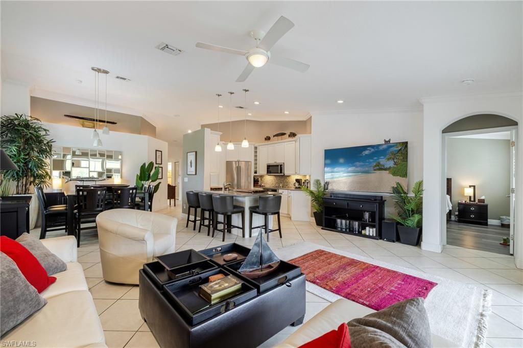 6871 Sterling Greens Dr, Unit 202, Naples, FL 34104 Photo