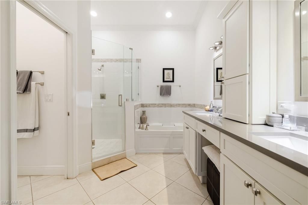 6871 Sterling Greens Dr, Unit 202, Naples, FL 34104 Photo