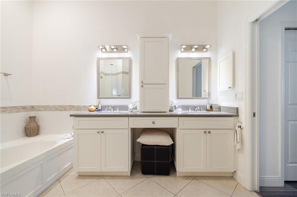 6871 Sterling Greens Dr, Unit 202, Naples, FL 34104 Photo