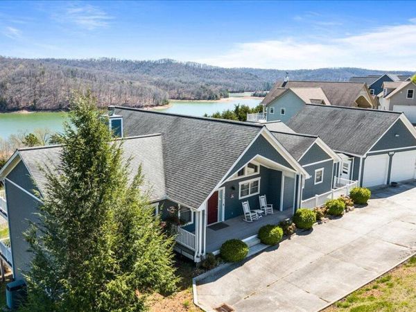 340 Deer Meadow Circle, LaFollette, TN 37766