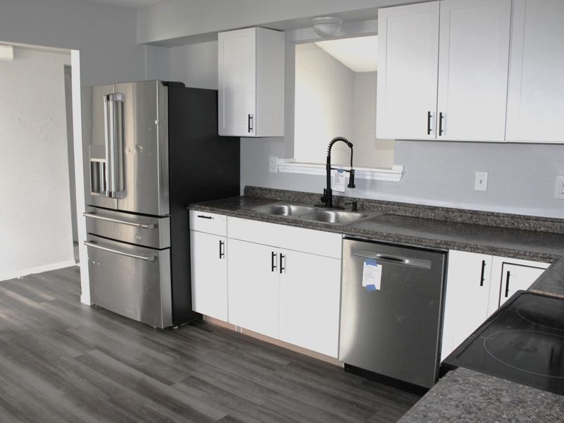 3012 Argonne Court , Columbus, OH 43232 Photo 4