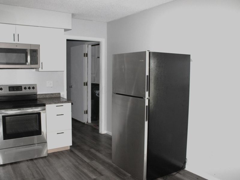 3012 Argonne Court , Columbus, OH 43232 Photo 5