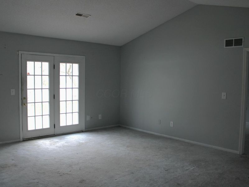 3012 Argonne Court , Columbus, OH 43232 Photo 7