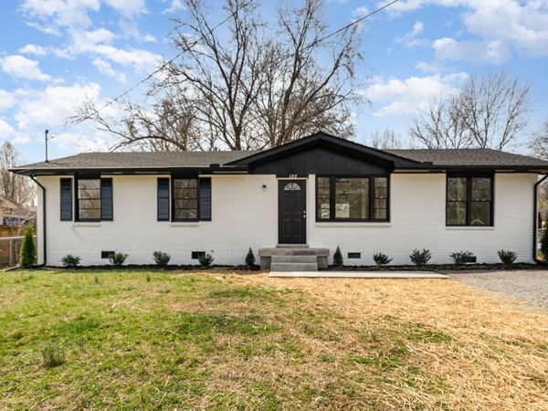 122 Brookside Dr , Hendersonville, TN 37075