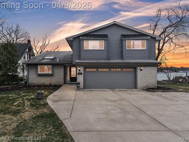 4869 Motorway Drive, Waterford Twp, MI 48328