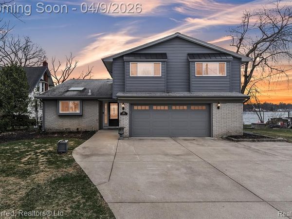 4869 Motorway Drive, Waterford Twp, MI 48328