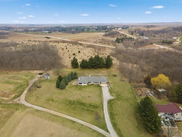 265 Adams Ave, Lisbon, IA 52253