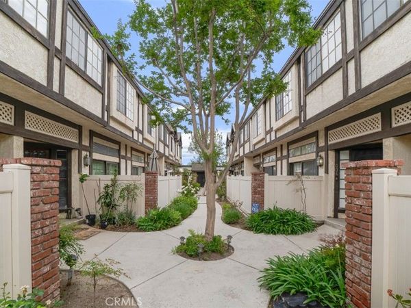 20737 Roscoe Boulevard, Unit 701, Winnetka, CA 91306