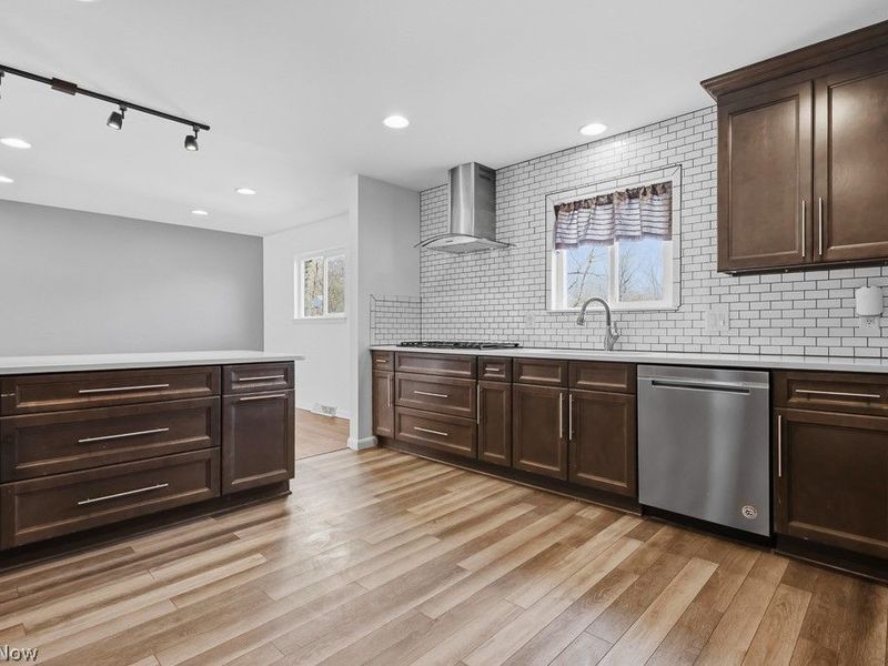 1181 Winhurst Drive, Akron, OH 44313 Photo 11