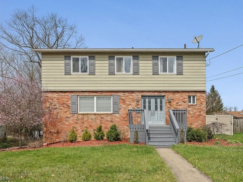 1181 Winhurst Drive, Akron, OH 44313 Photo 2