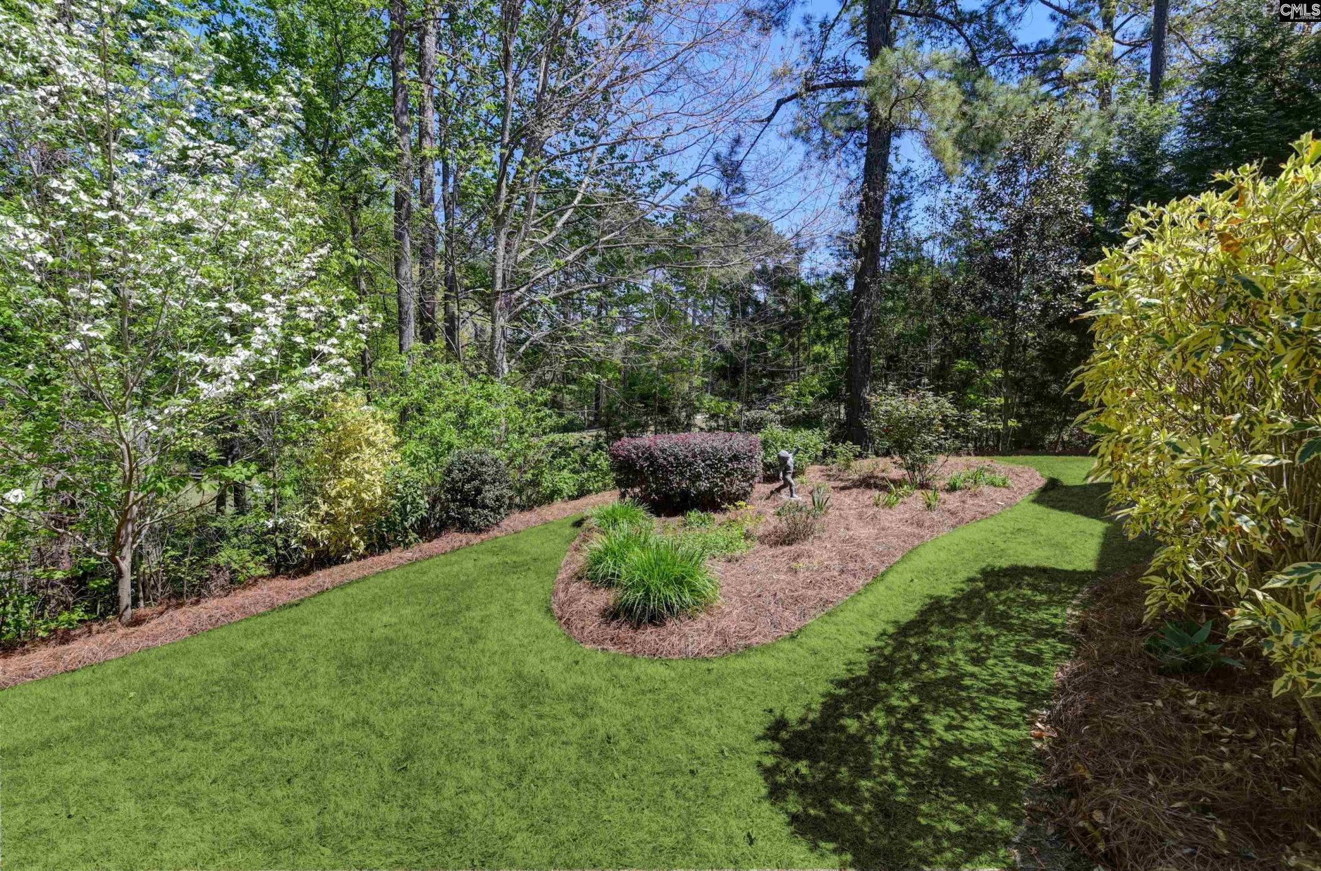 209 High Pointe Drive Photo 10