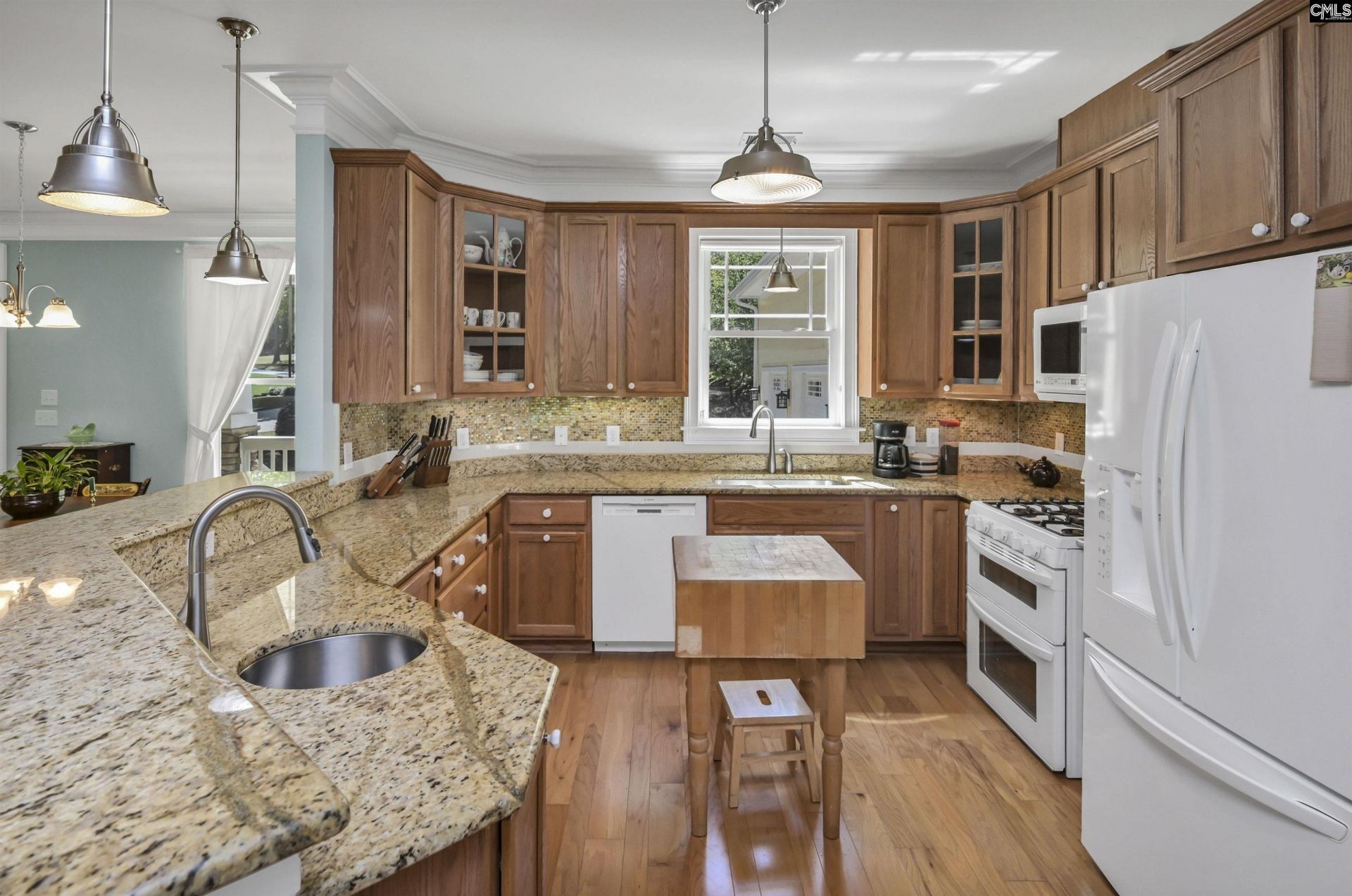 209 High Pointe Drive Photo 18