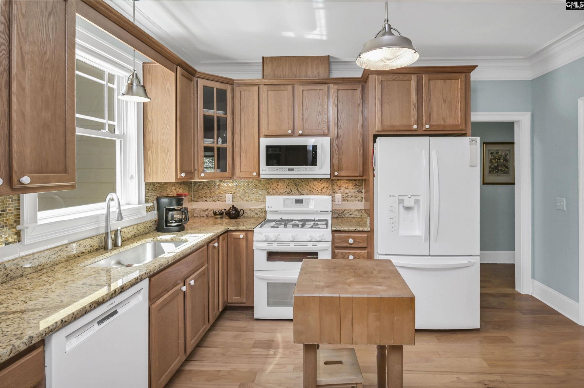 209 High Pointe Drive Photo 19