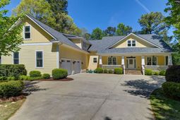 209 High Pointe Drive photo 4