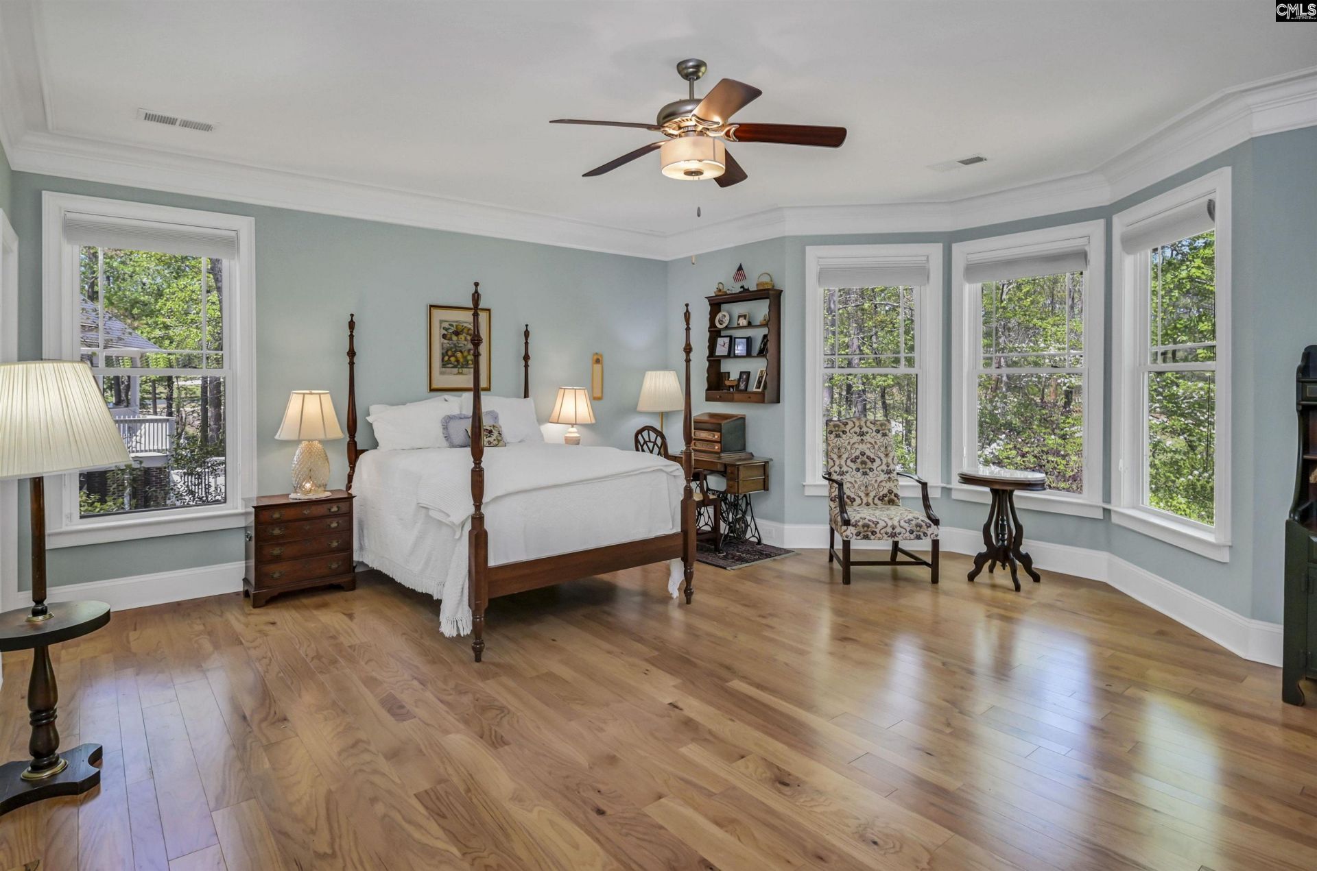 209 High Pointe Drive Photo 22