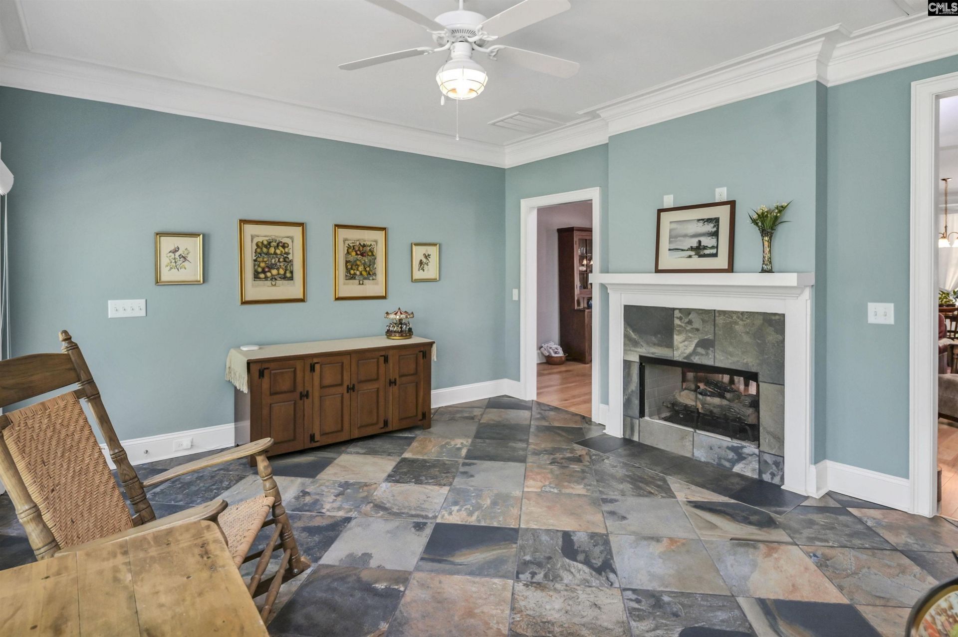 209 High Pointe Drive Photo 24