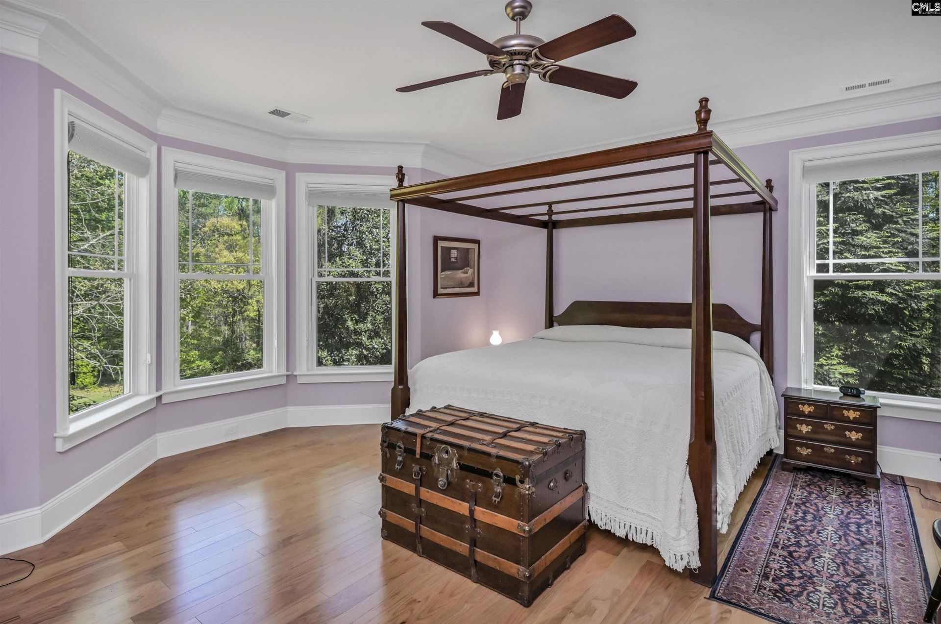 209 High Pointe Drive Photo 27