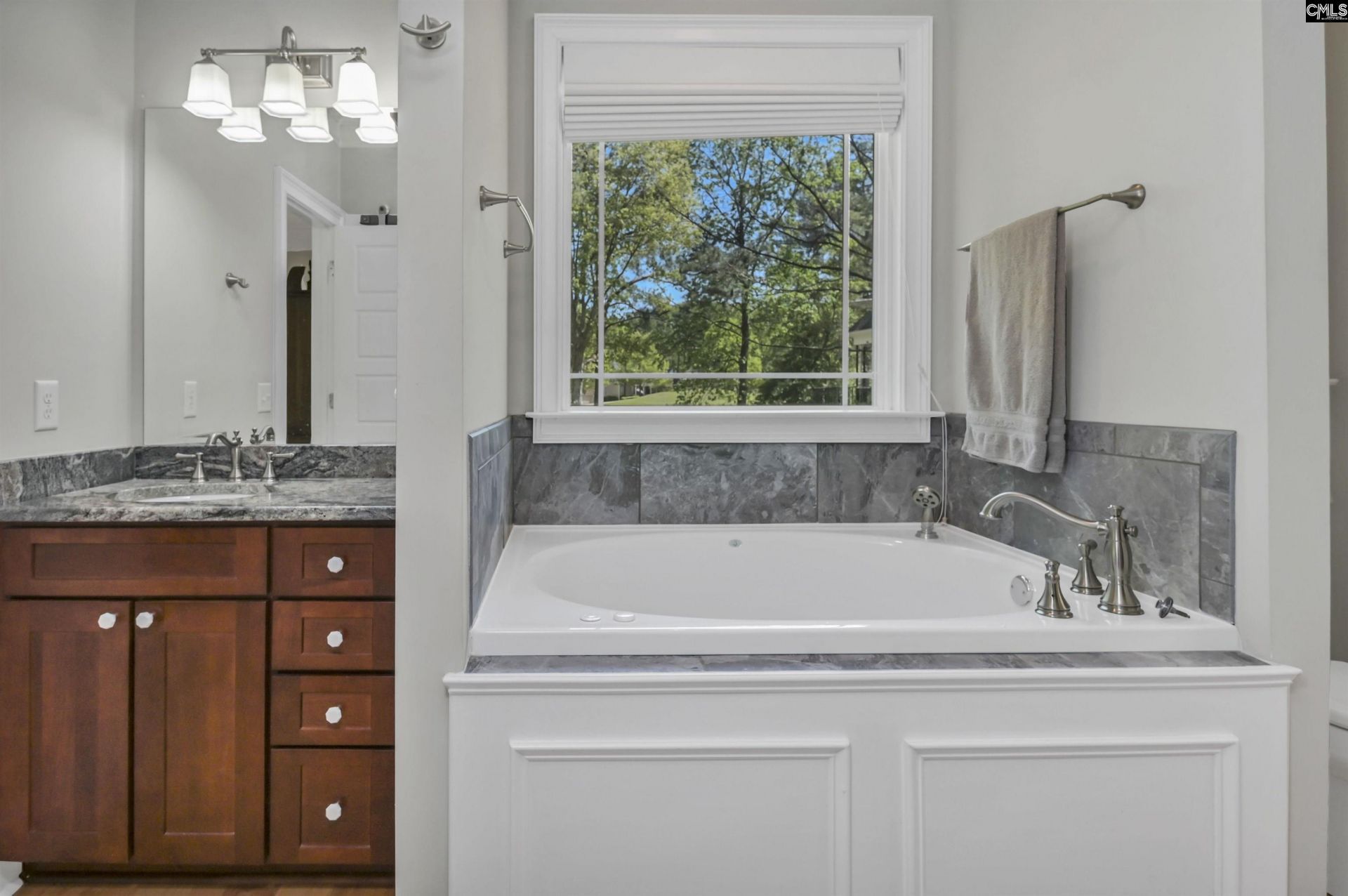 209 High Pointe Drive Photo 30