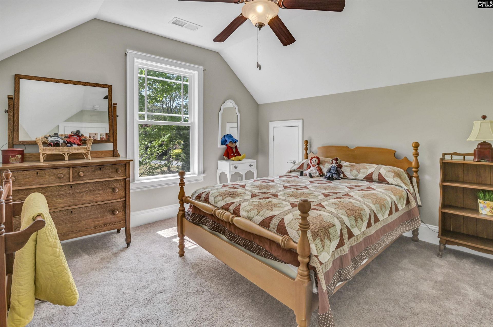 209 High Pointe Drive Photo 33