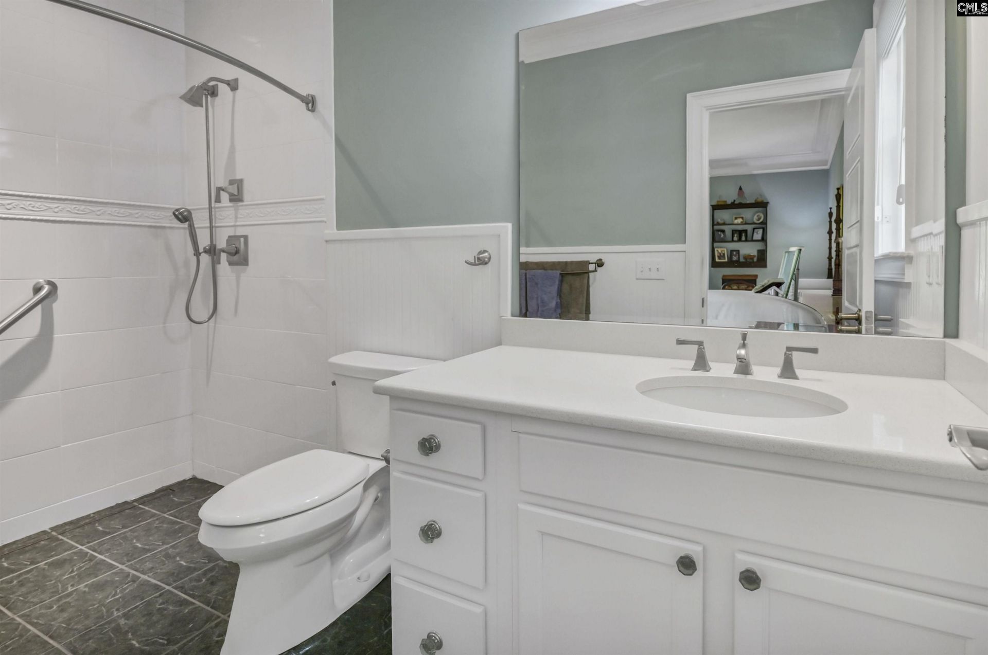 209 High Pointe Drive Photo 34