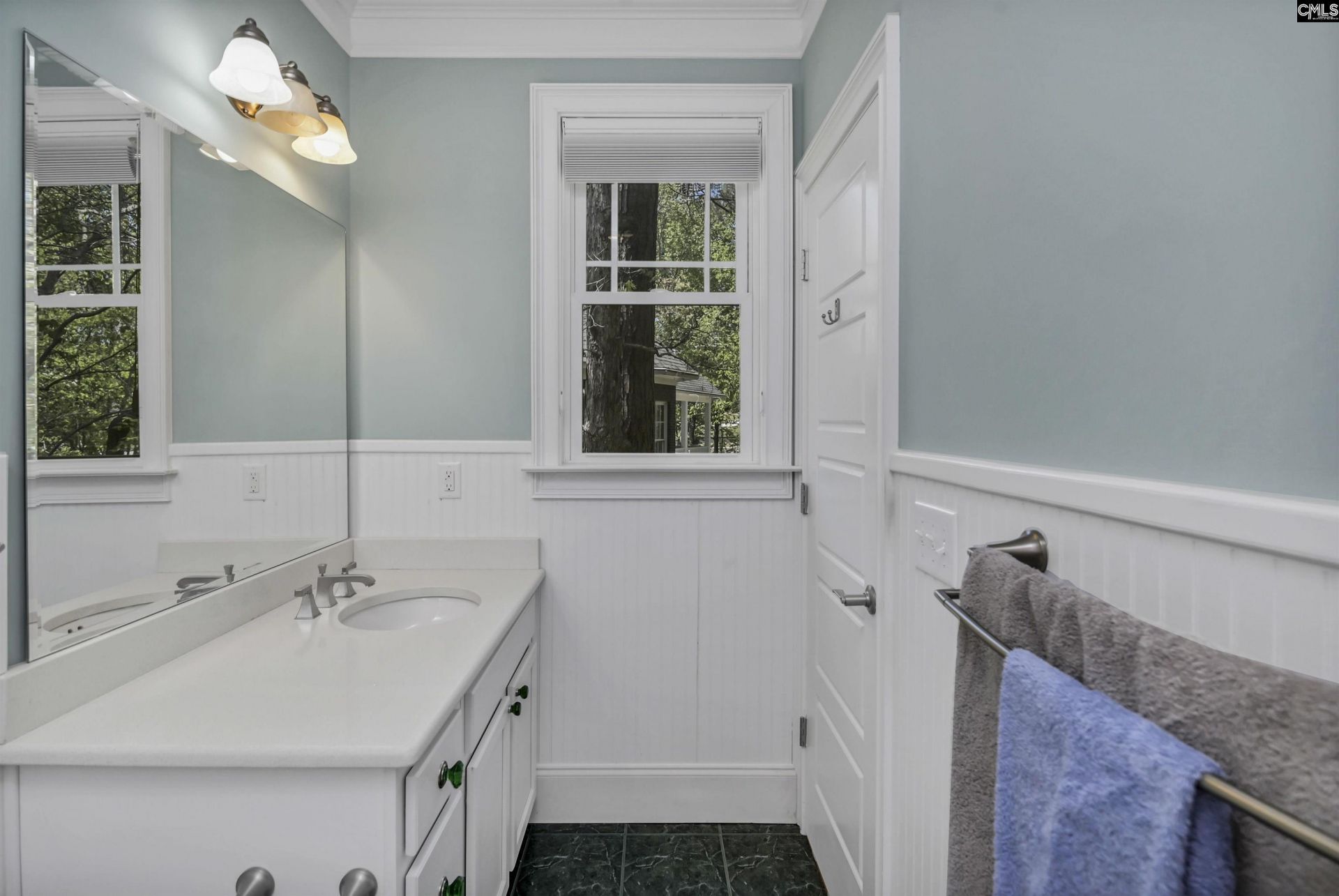 209 High Pointe Drive Photo 39