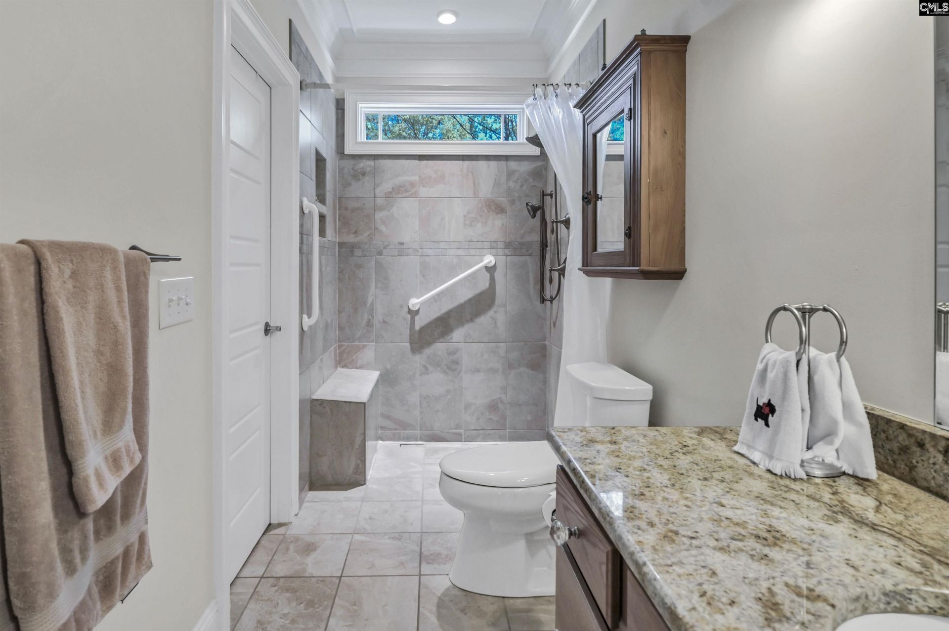 209 High Pointe Drive Photo 41