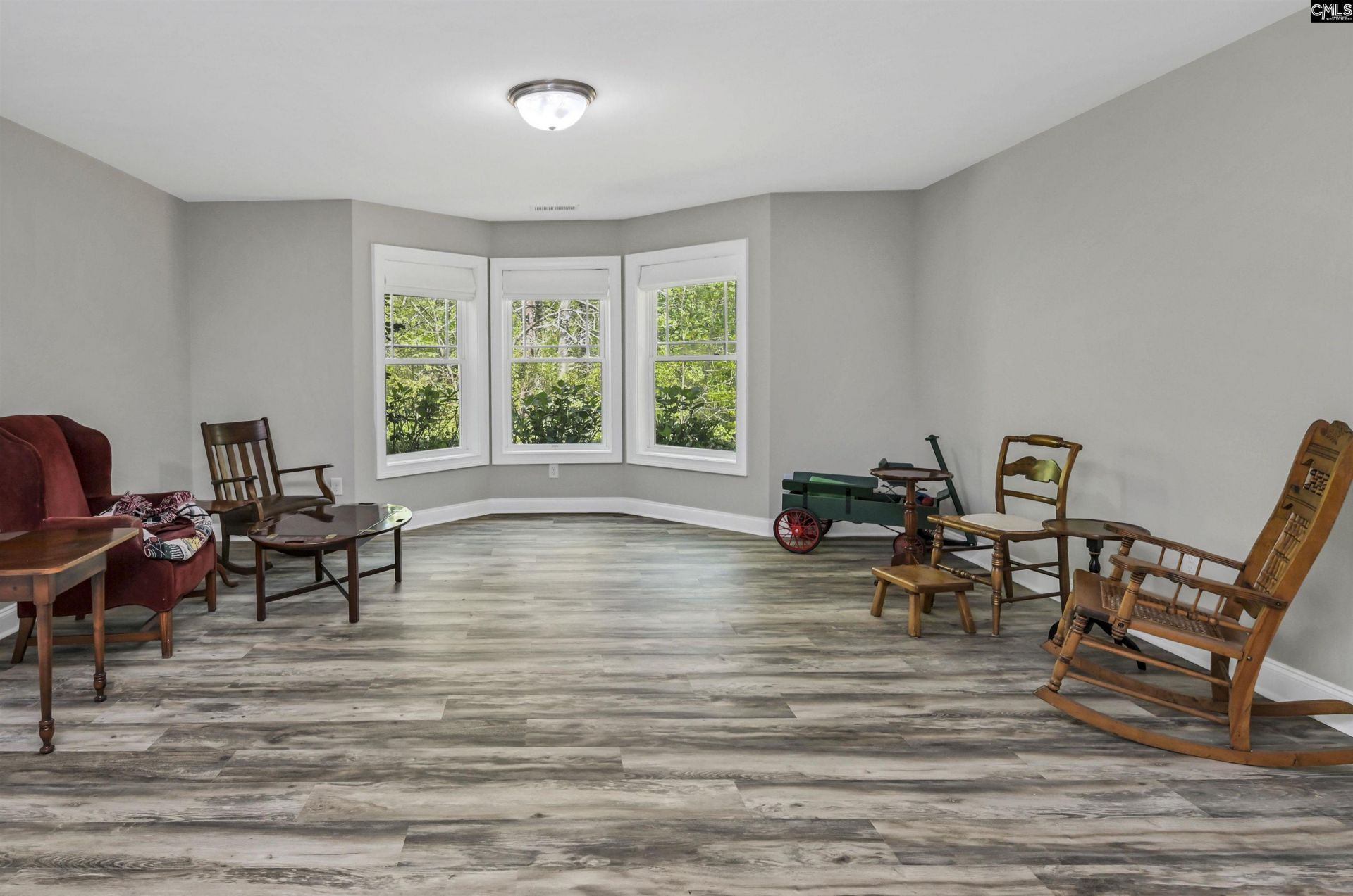 209 High Pointe Drive Photo 47