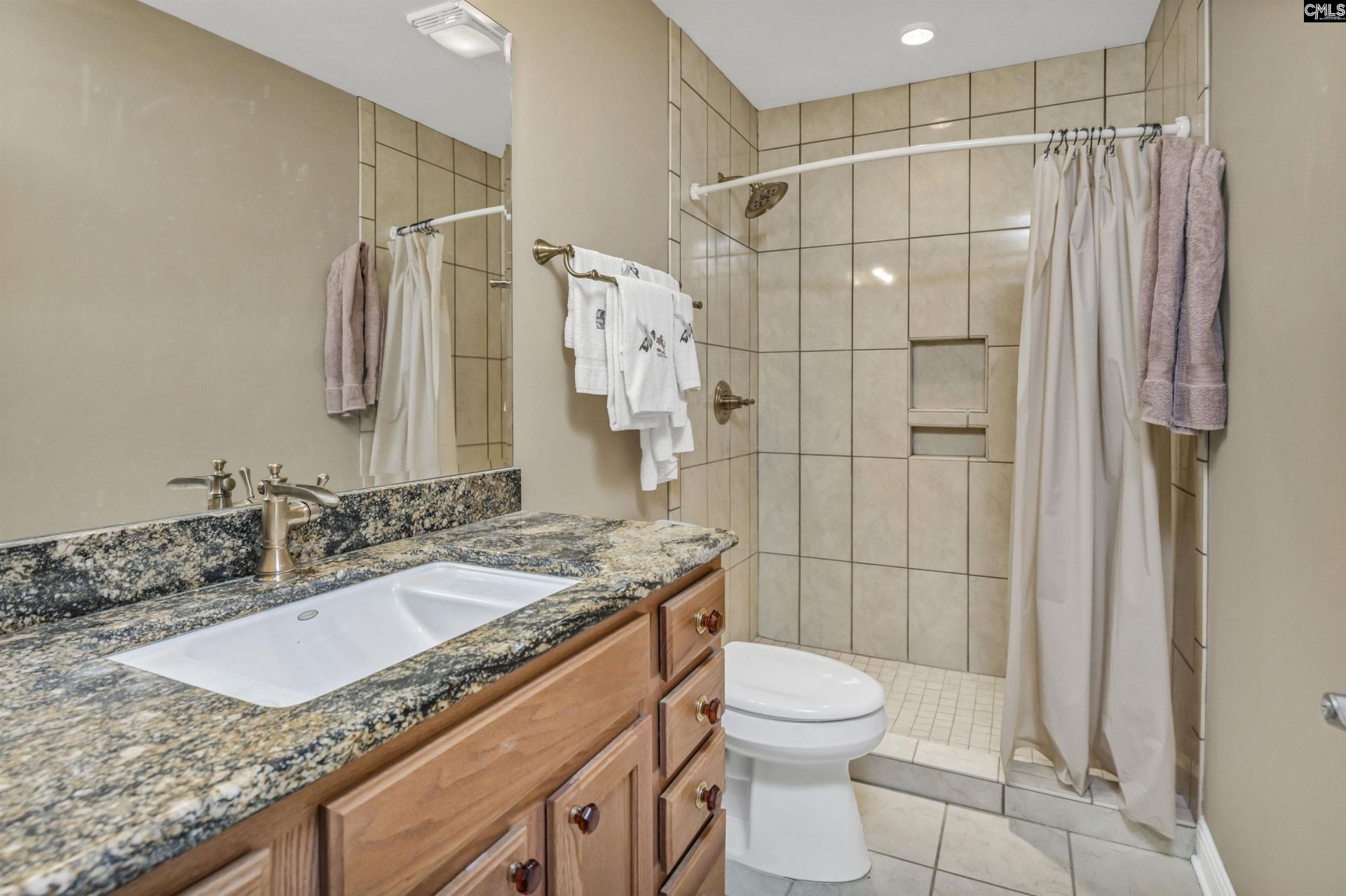 209 High Pointe Drive Photo 51