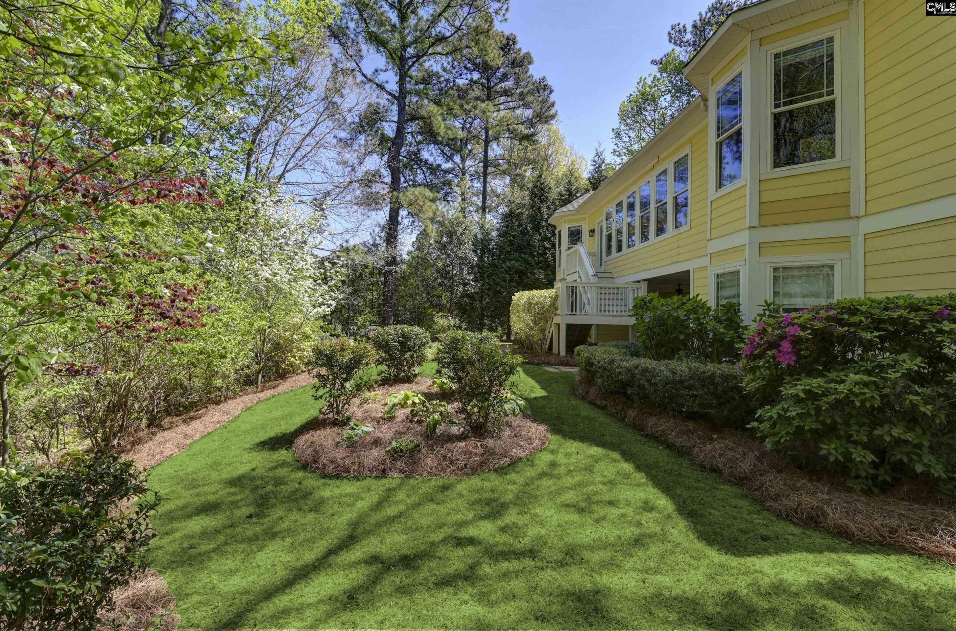 209 High Pointe Drive Photo 9