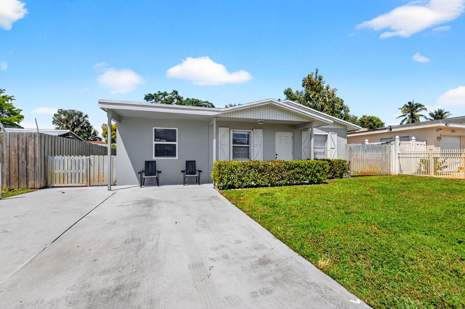5721 Coconut Road, West Palm Beach, FL 33413 Photo