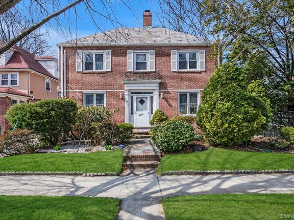 84-16 Charlecote Ridge , Jamaica Estates, NY 11432