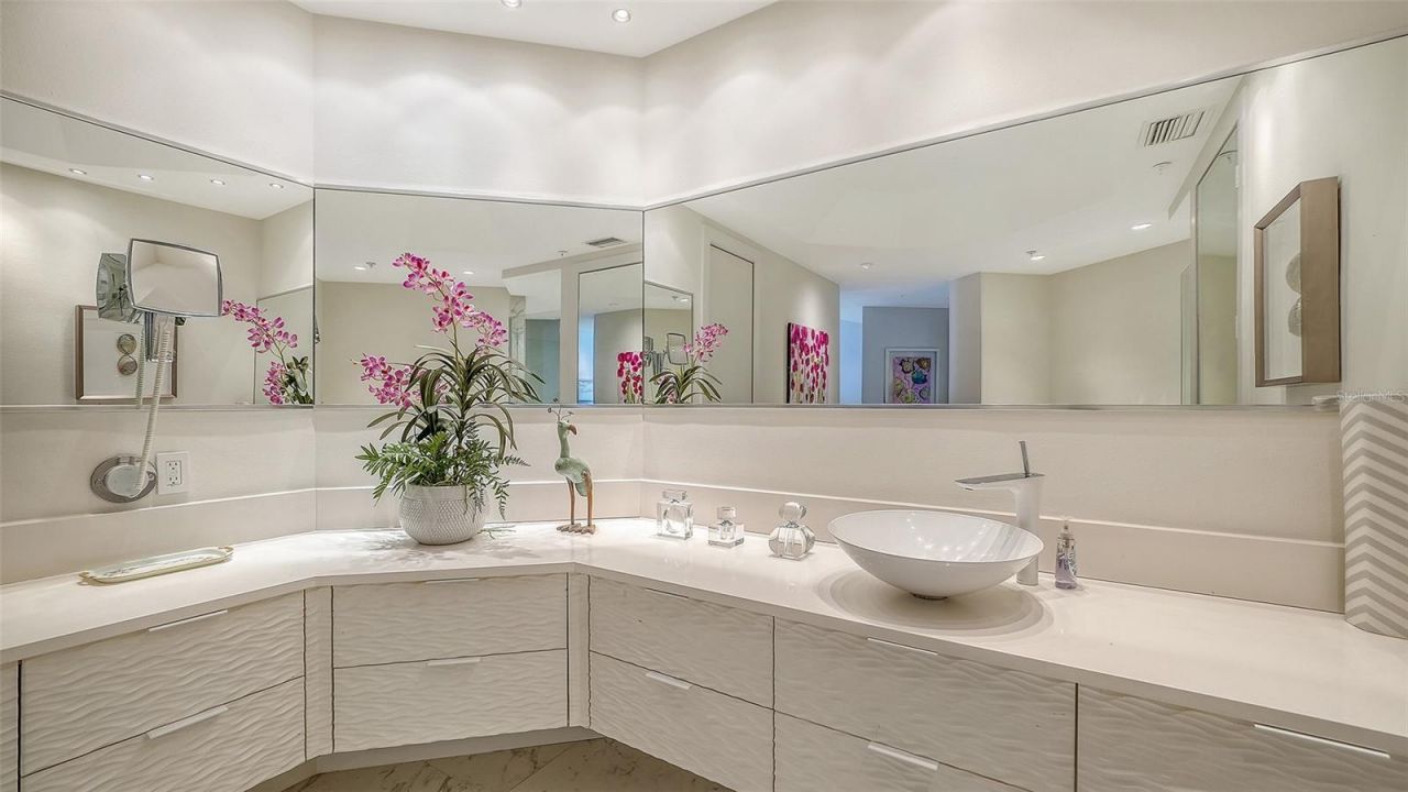 415 L Ambiance Drive, Unit A301, Longboat Key, FL 34228 Photo