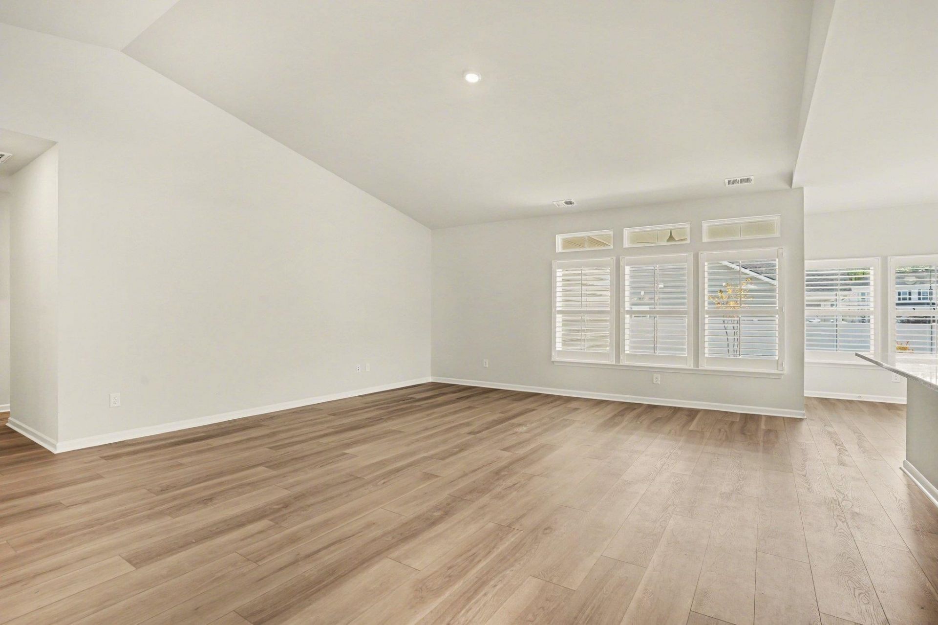 722 Isle Verde Dr Photo 6