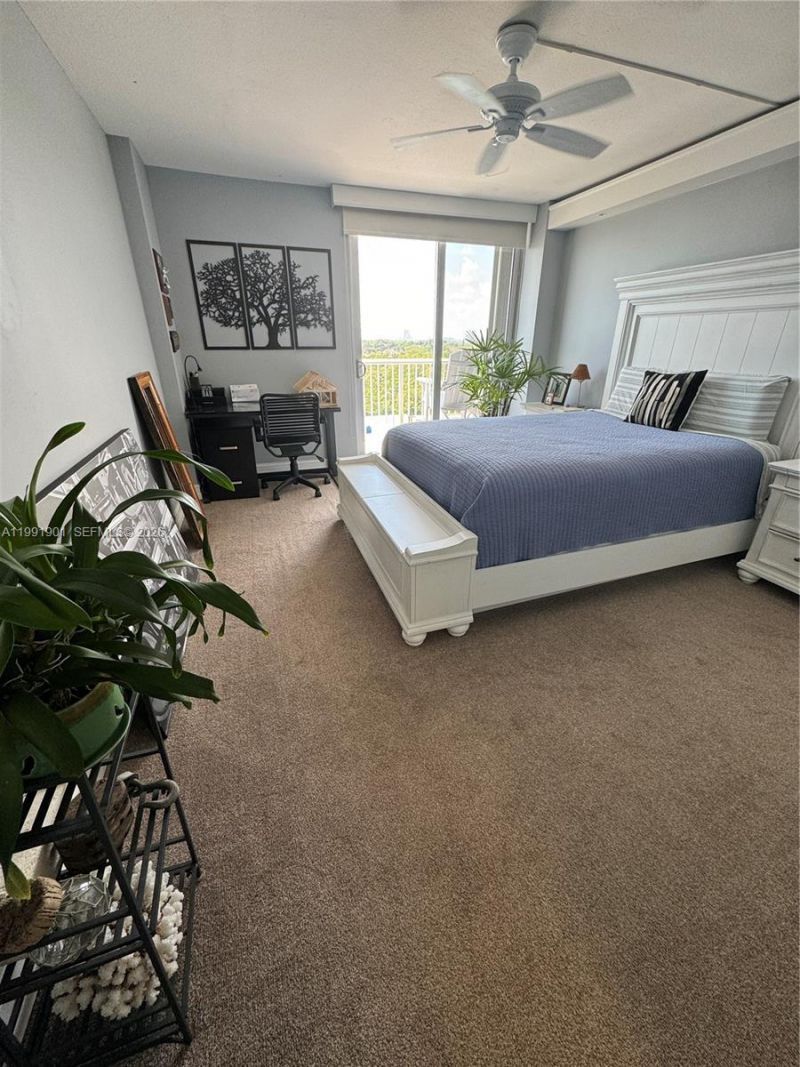 150 SE 25th Rd , Unit 11L, Miami, FL 33129 Photo