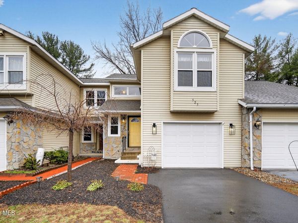 525 Highwood Circle, Albany, NY 12203