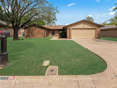 6913 Loma Vista Drive, Fort Worth, TX 76133