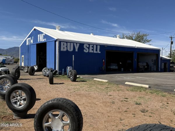 131 N HUACHUCA Boulevard, Huachuca City, AZ 85616