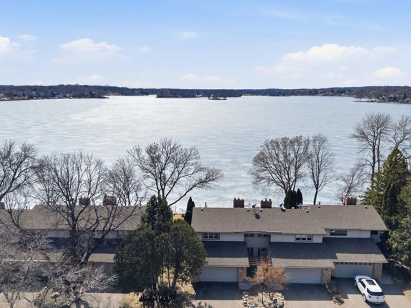 4090 Wagon Bridge Circle, Prior Lake, MN 55372