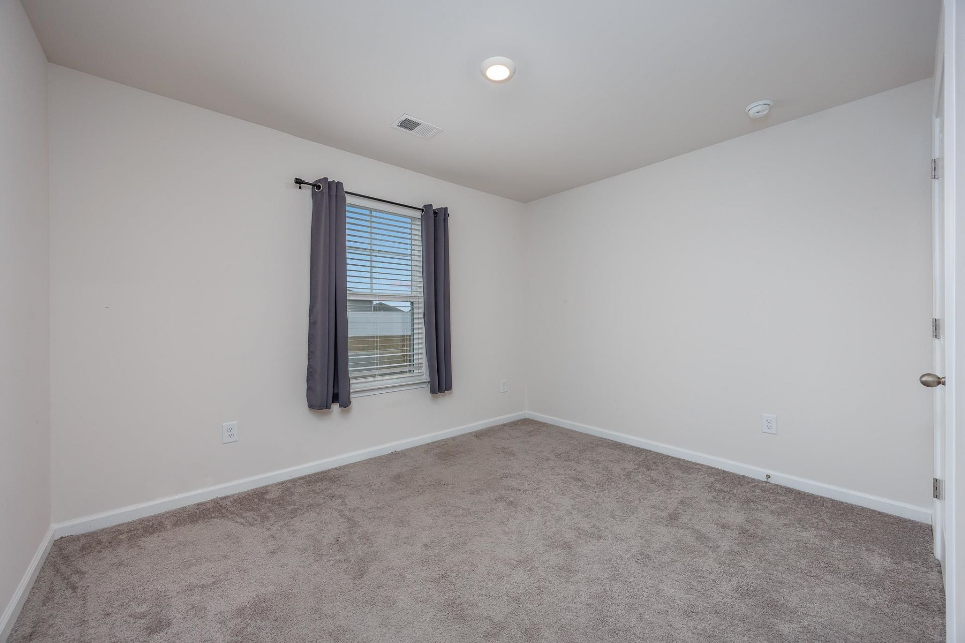 884 Freestyle Ct. Photo 21