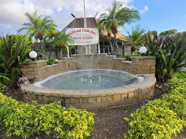 3940 NW 42nd Avenue, Unit 221, Lauderdale Lakes, FL 33319