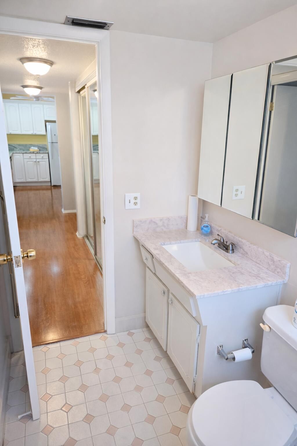 3940 NW 42nd Avenue, Unit 221, Lauderdale Lakes, FL 33319 Photo