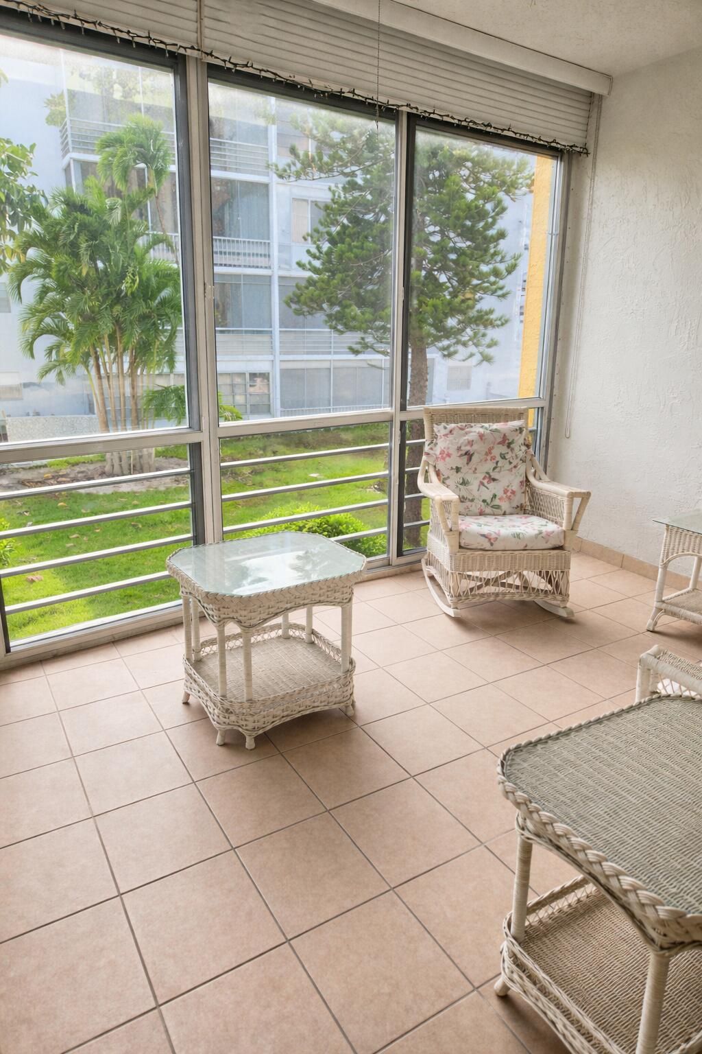 3940 NW 42nd Avenue, Unit 221, Lauderdale Lakes, FL 33319 Photo