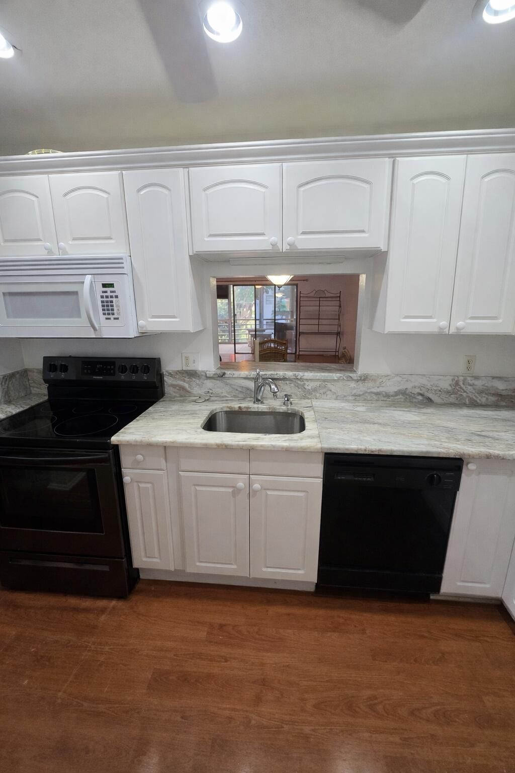 3940 NW 42nd Avenue, Unit 221, Lauderdale Lakes, FL 33319 Photo