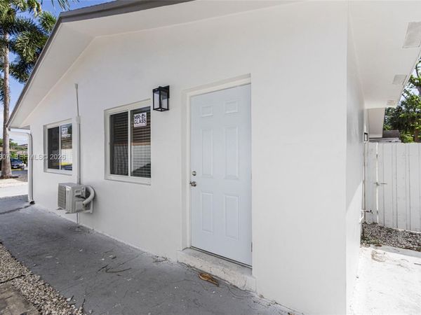 55 SW 13th St , Unit B, Dania Beach, FL 33004